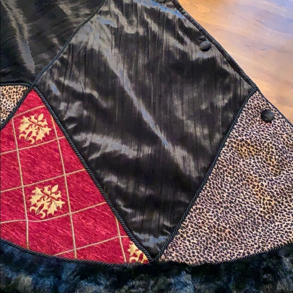 Other - Elegant Christmas Tree Skirt